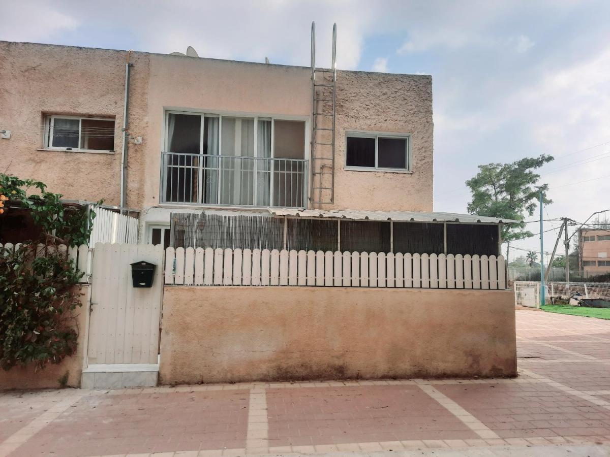דירת אירוח חן - Chen Place Arad Esterno foto